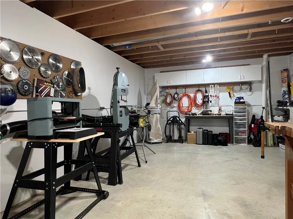 212 Timothy Lane, Horseheads, New York 14845, Horseheads, New York 14845, 4 Bedrooms Bedrooms, 9 Rooms Rooms,2 BathroomsBathrooms,Residential,Closed,212 Timothy Lane, Horseheads, New York 14845,0,R1634050