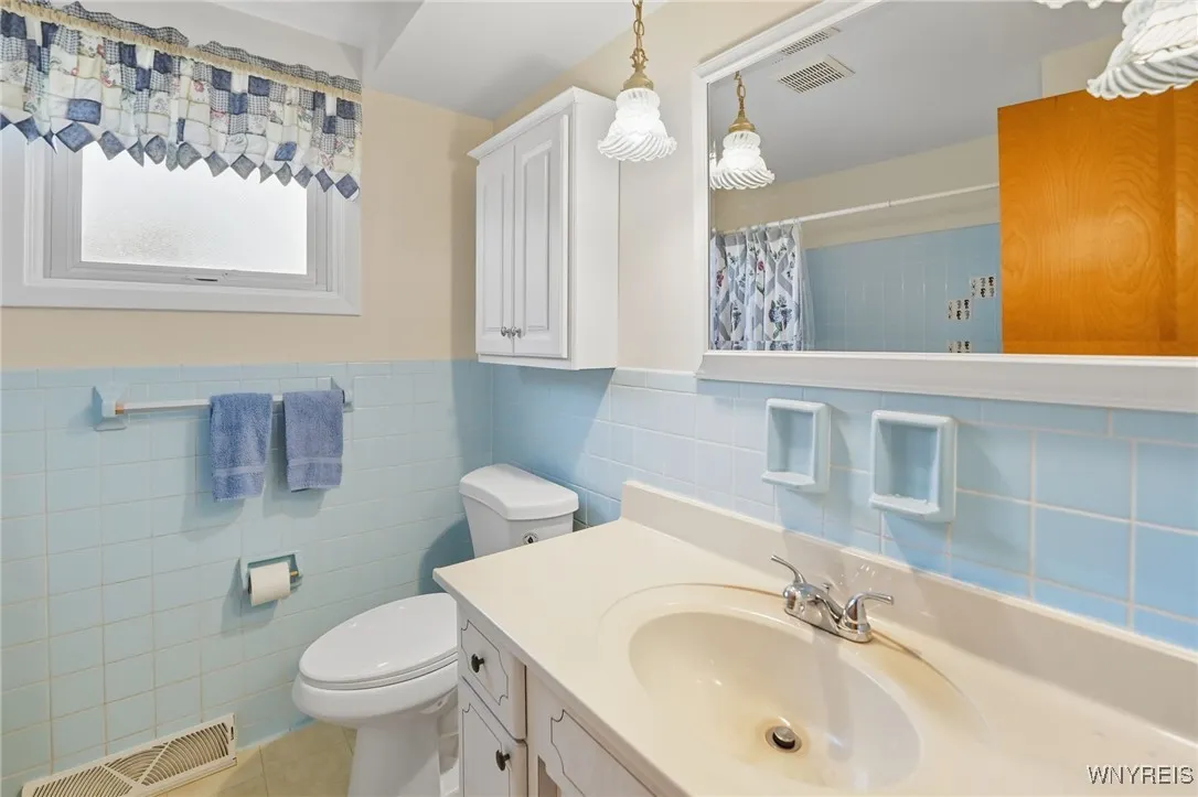 58 Suzette Drive, Cheektowaga, New York 14227, Cheektowaga, New York 14227, 3 Bedrooms Bedrooms, 6 Rooms Rooms,1 BathroomBathrooms,Residential,Closed,58 Suzette Drive, Cheektowaga, New York 14227,0,B1634616