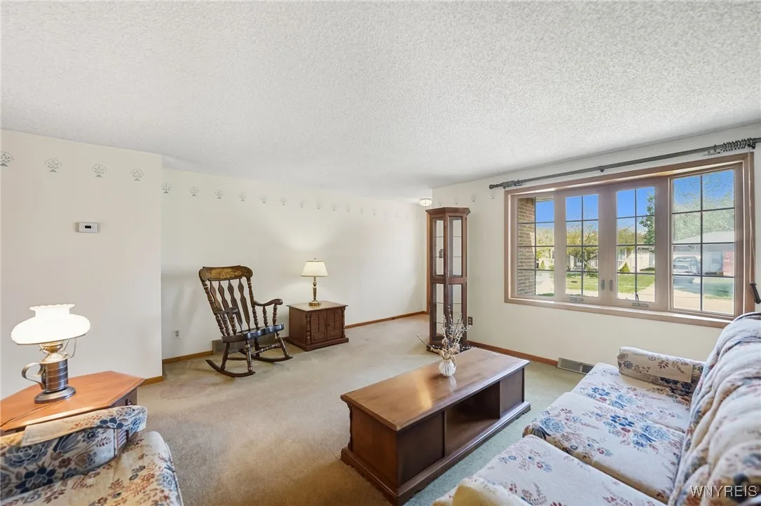 58 Suzette Drive, Cheektowaga, New York 14227, Cheektowaga, New York 14227, 3 Bedrooms Bedrooms, 6 Rooms Rooms,1 BathroomBathrooms,Residential,Closed,58 Suzette Drive, Cheektowaga, New York 14227,0,B1634616