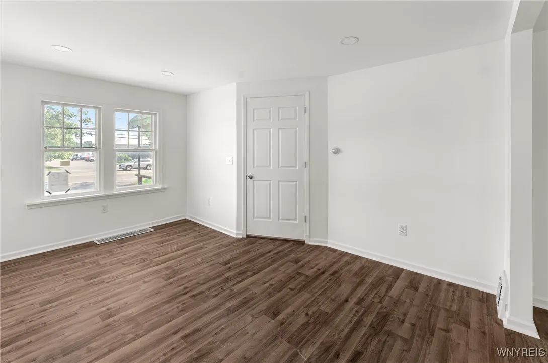 8521 Sheridan Drive, Clarence, New York 14221, Clarence, New York 14221, 2 Bedrooms Bedrooms, 4 Rooms Rooms,1 BathroomBathrooms,Residential Lease,For Rent,8521 Sheridan Drive, Clarence, New York 14221,0,B1636589