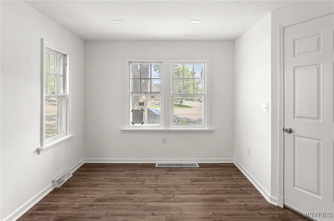 8521 Sheridan Drive, Clarence, New York 14221, Clarence, New York 14221, 2 Bedrooms Bedrooms, 4 Rooms Rooms,1 BathroomBathrooms,Residential Lease,For Rent,8521 Sheridan Drive, Clarence, New York 14221,0,B1636589