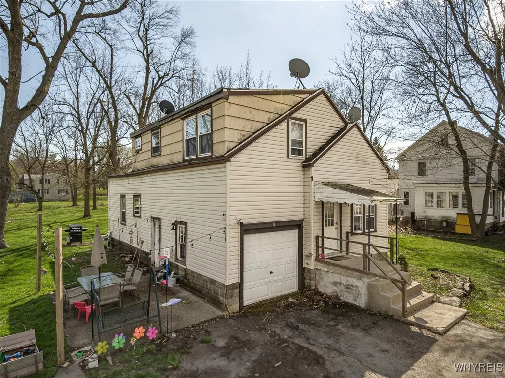 8521 Sheridan Drive, Clarence, New York 14221, Clarence, New York 14221, 2 Bedrooms Bedrooms, 4 Rooms Rooms,1 BathroomBathrooms,Residential Lease,For Rent,8521 Sheridan Drive, Clarence, New York 14221,0,B1636589