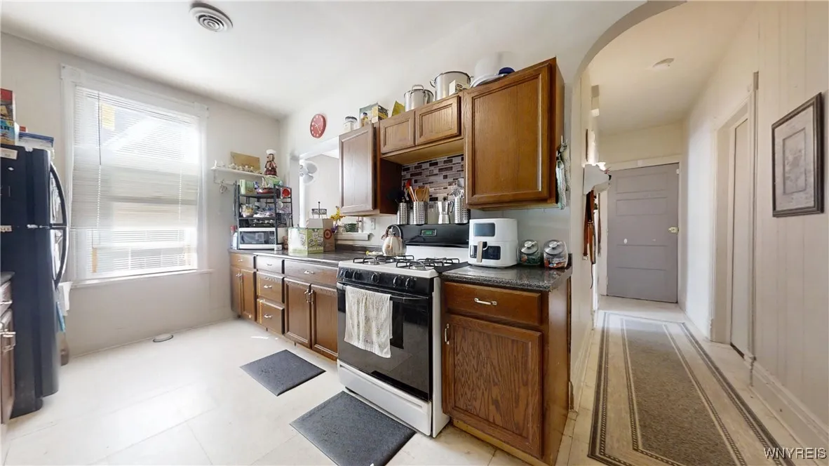 715 Prospect Avenue, Buffalo, New York 14213, Buffalo, New York 14213, 6 Bedrooms Bedrooms, ,2 BathroomsBathrooms,Residential,For Sale,715 Prospect Avenue, Buffalo, New York 14213,0,B1633721