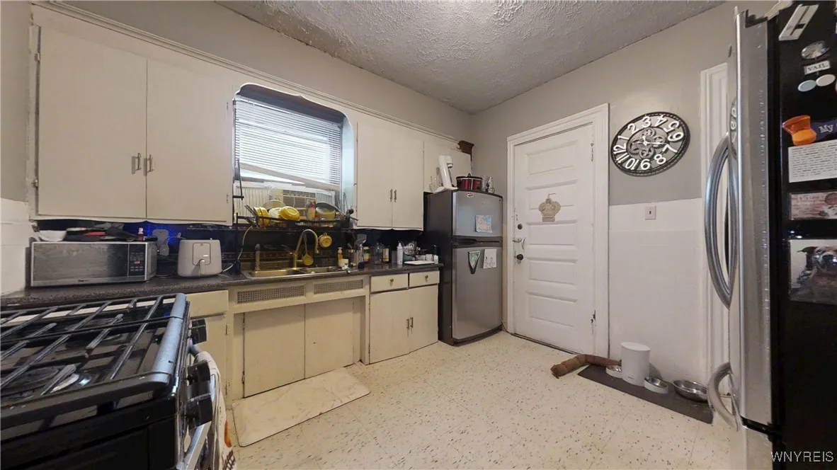715 Prospect Avenue, Buffalo, New York 14213, Buffalo, New York 14213, 6 Bedrooms Bedrooms, ,2 BathroomsBathrooms,Residential,For Sale,715 Prospect Avenue, Buffalo, New York 14213,0,B1633721