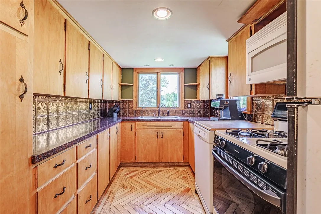3842 Clover Street, Mendon, New York 14467, Mendon, New York 14467, 3 Bedrooms Bedrooms, 6 Rooms Rooms,2 BathroomsBathrooms,Residential,For Sale,3842 Clover Street, Mendon, New York 14467,0,R1636291