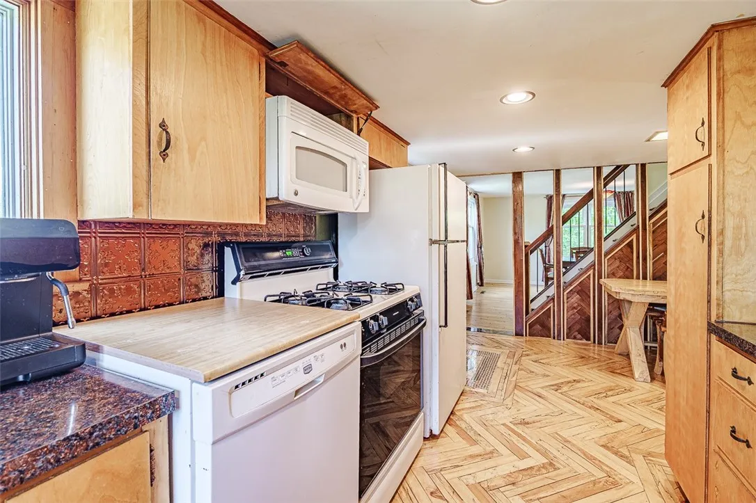 3842 Clover Street, Mendon, New York 14467, Mendon, New York 14467, 3 Bedrooms Bedrooms, 6 Rooms Rooms,2 BathroomsBathrooms,Residential,For Sale,3842 Clover Street, Mendon, New York 14467,0,R1636291
