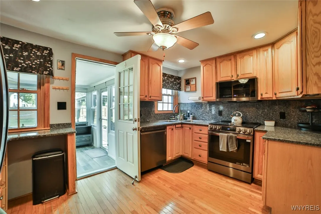 4 Highview Court, Cheektowaga, New York 14215, Cheektowaga, New York 14215, 2 Bedrooms Bedrooms, 6 Rooms Rooms,2 BathroomsBathrooms,Residential,For Sale,4 Highview Court, Cheektowaga, New York 14215,0,B1635718