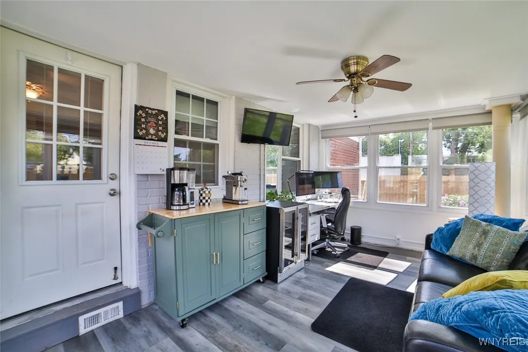 4 Highview Court, Cheektowaga, New York 14215, Cheektowaga, New York 14215, 2 Bedrooms Bedrooms, 6 Rooms Rooms,2 BathroomsBathrooms,Residential,For Sale,4 Highview Court, Cheektowaga, New York 14215,0,B1635718