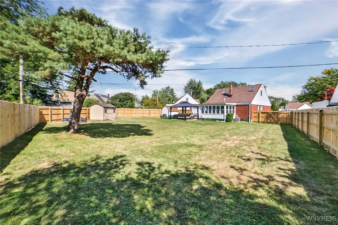 4 Highview Court, Cheektowaga, New York 14215, Cheektowaga, New York 14215, 2 Bedrooms Bedrooms, 6 Rooms Rooms,2 BathroomsBathrooms,Residential,For Sale,4 Highview Court, Cheektowaga, New York 14215,0,B1635718