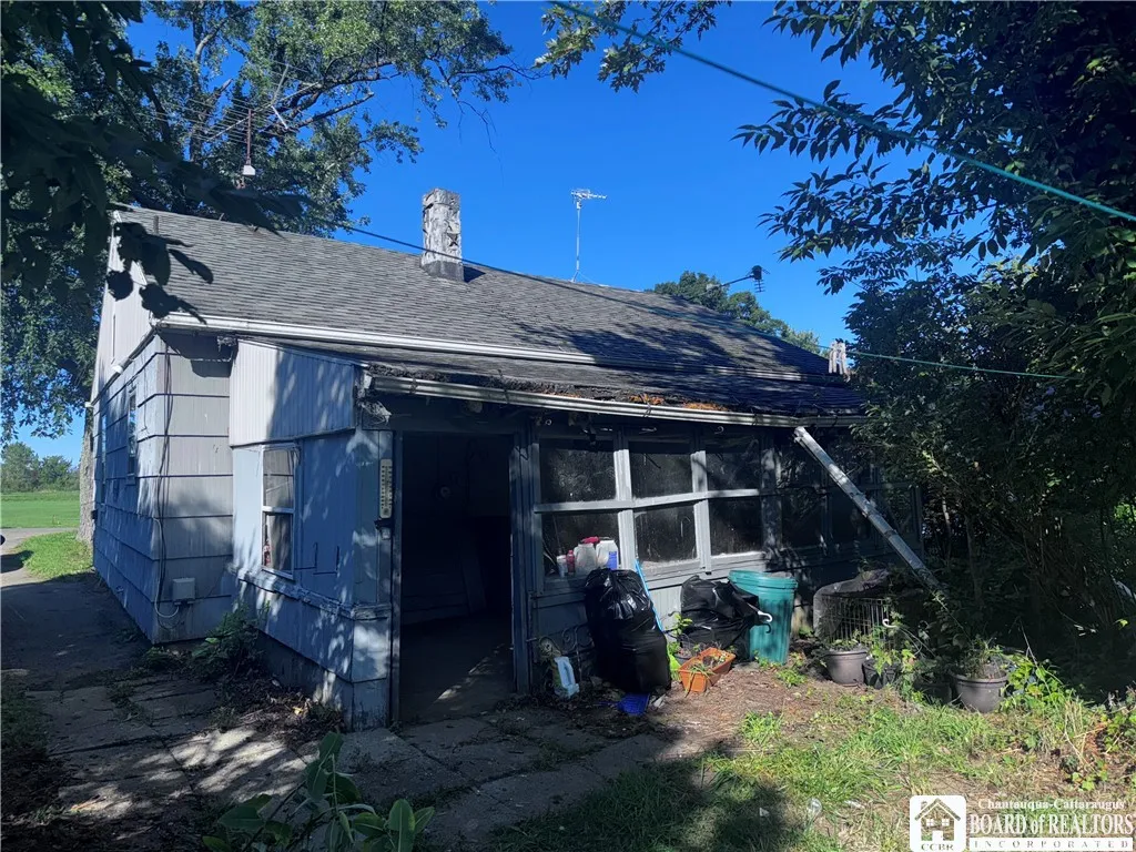 140 Seymour Street, Pomfret, New York 14063, Pomfret, New York 14063, 3 Bedrooms Bedrooms, 6 Rooms Rooms,1 BathroomBathrooms,Residential,Closed,140 Seymour Street, Pomfret, New York 14063,0,R1636105