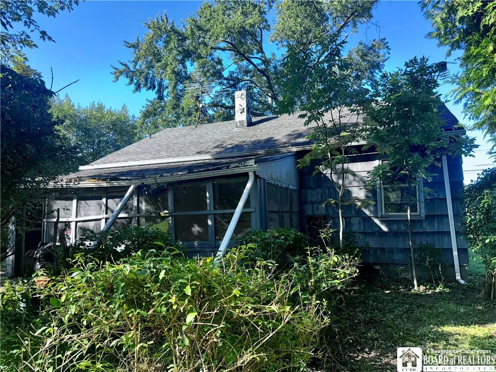 140 Seymour Street, Pomfret, New York 14063, Pomfret, New York 14063, 3 Bedrooms Bedrooms, 6 Rooms Rooms,1 BathroomBathrooms,Residential,Closed,140 Seymour Street, Pomfret, New York 14063,0,R1636105