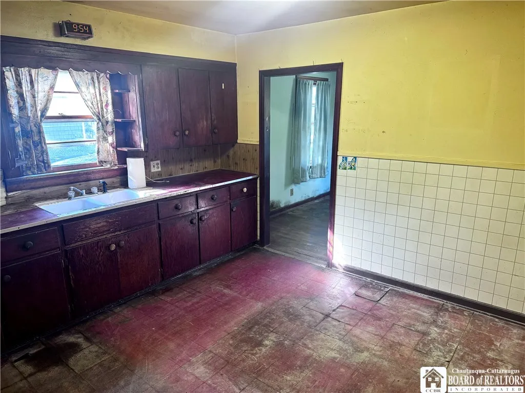 140 Seymour Street, Pomfret, New York 14063, Pomfret, New York 14063, 3 Bedrooms Bedrooms, 6 Rooms Rooms,1 BathroomBathrooms,Residential,Closed,140 Seymour Street, Pomfret, New York 14063,0,R1636105