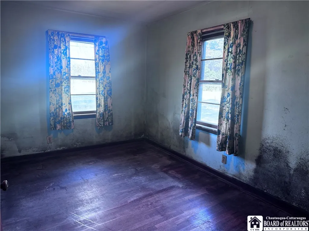 140 Seymour Street, Pomfret, New York 14063, Pomfret, New York 14063, 3 Bedrooms Bedrooms, 6 Rooms Rooms,1 BathroomBathrooms,Residential,Closed,140 Seymour Street, Pomfret, New York 14063,0,R1636105