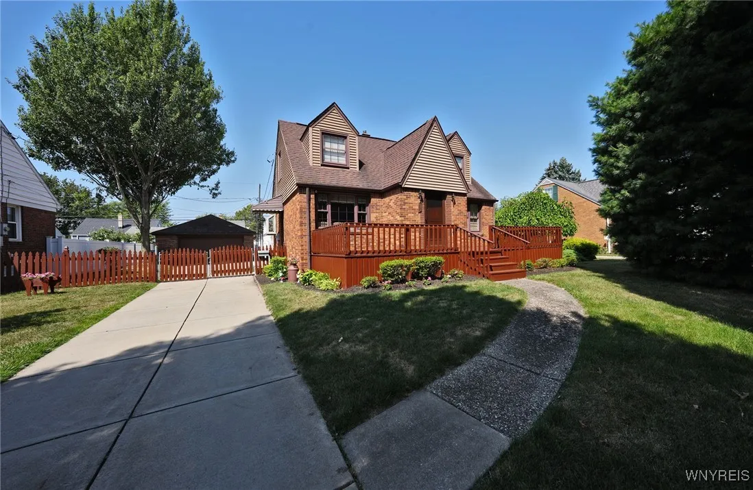 102 South Pierce Street W, Buffalo, New York 14206, Buffalo, New York 14206, 3 Bedrooms Bedrooms, 7 Rooms Rooms,1 BathroomBathrooms,Residential,For Sale,102 South Pierce Street W, Buffalo, New York 14206,0,B1636524
