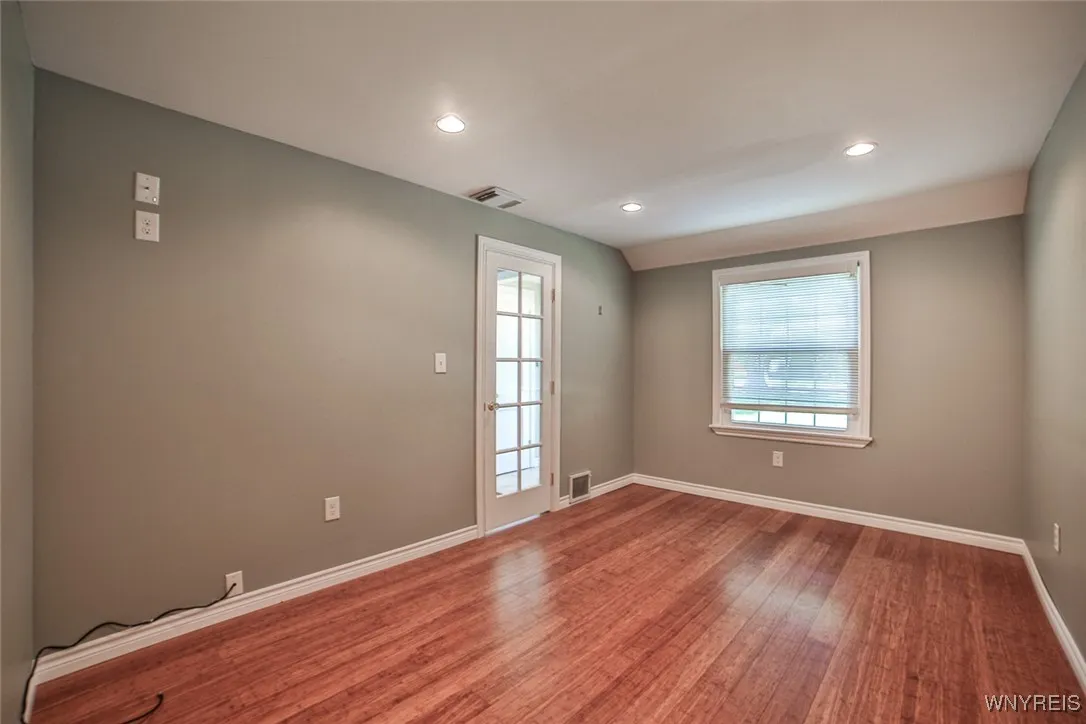 Office/Den or 1st floor bedroom