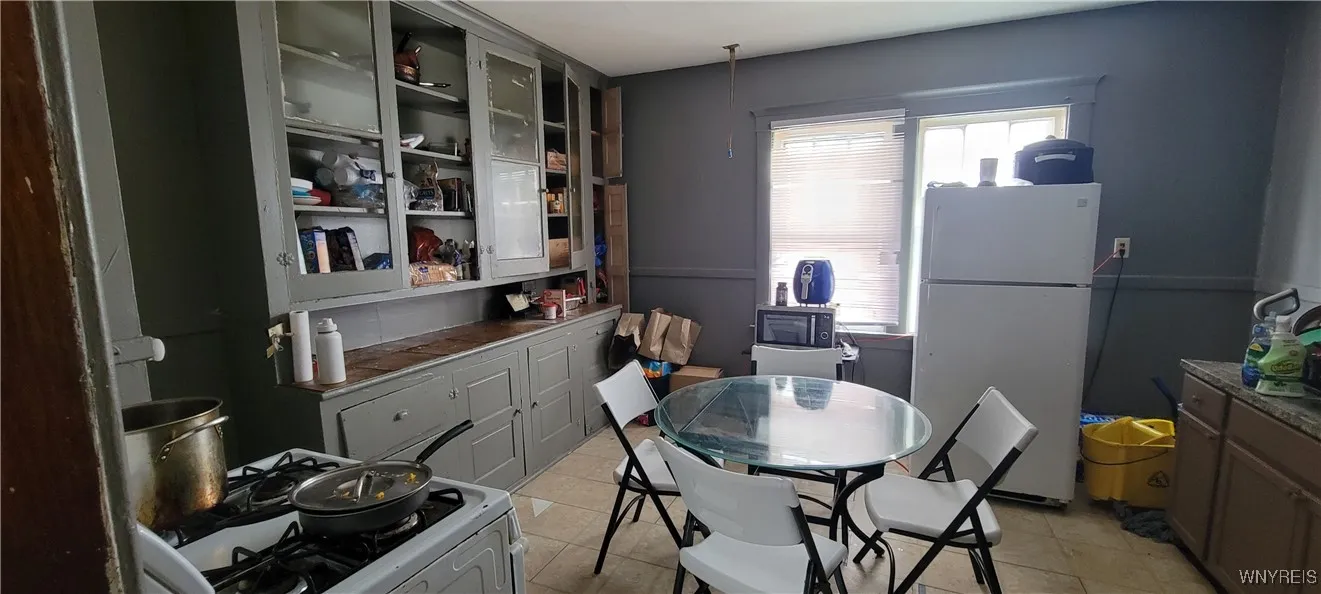 125 Butler Avenue, Buffalo, New York 14208, Buffalo, New York 14208, 6 Bedrooms Bedrooms, ,2 BathroomsBathrooms,Residential,For Sale,125 Butler Avenue, Buffalo, New York 14208,0,B1636407