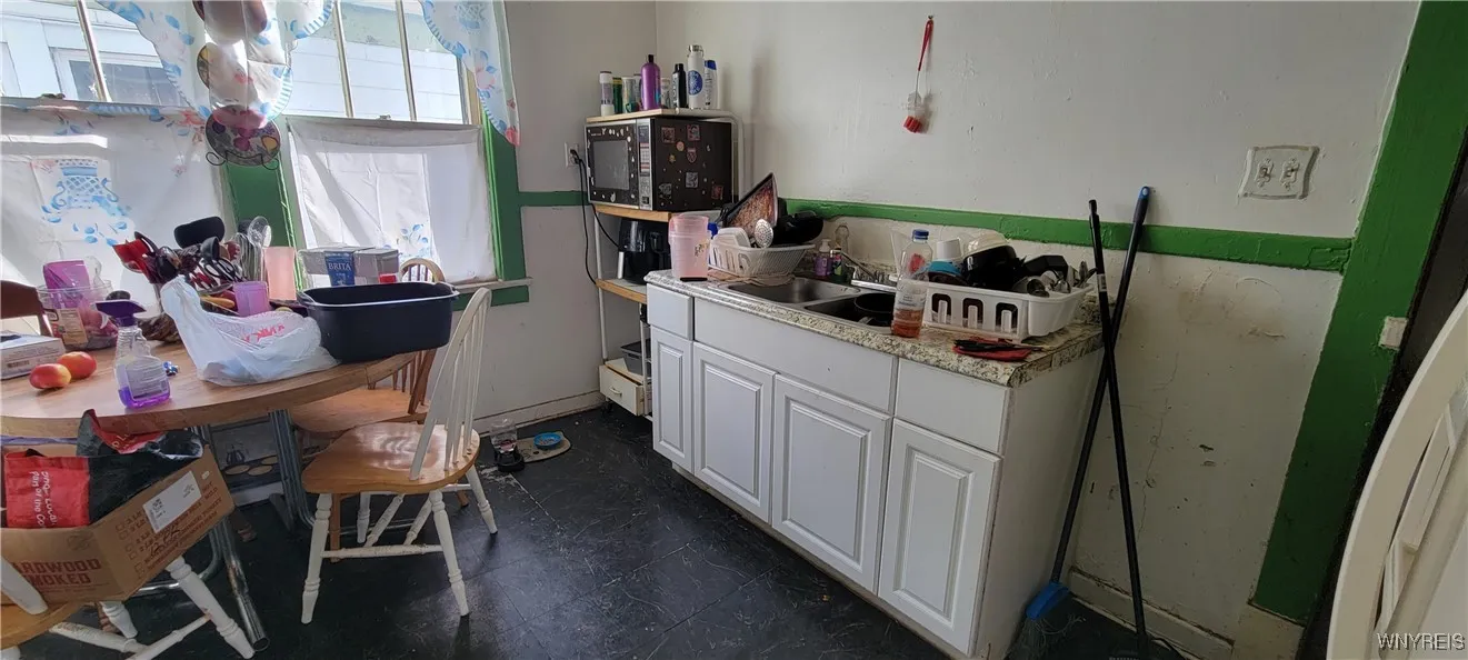 125 Butler Avenue, Buffalo, New York 14208, Buffalo, New York 14208, 6 Bedrooms Bedrooms, ,2 BathroomsBathrooms,Residential,For Sale,125 Butler Avenue, Buffalo, New York 14208,0,B1636407