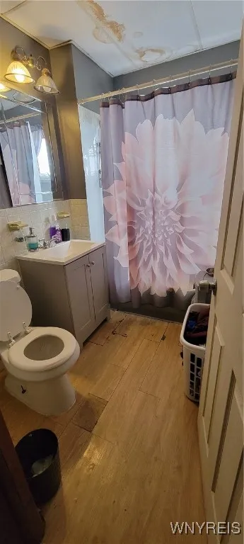 125 Butler Avenue, Buffalo, New York 14208, Buffalo, New York 14208, 6 Bedrooms Bedrooms, ,2 BathroomsBathrooms,Residential,For Sale,125 Butler Avenue, Buffalo, New York 14208,0,B1636407