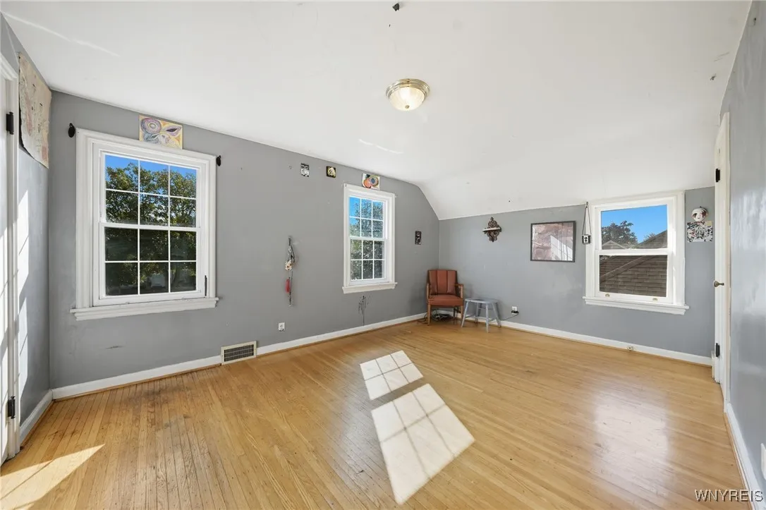 24 Irving, Tonawanda, New York 14223, Tonawanda, New York 14223, 3 Bedrooms Bedrooms, 7 Rooms Rooms,1 BathroomBathrooms,Residential,For Sale,24 Irving, Tonawanda, New York 14223,0,B1636774