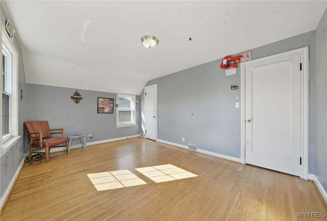 24 Irving, Tonawanda, New York 14223, Tonawanda, New York 14223, 3 Bedrooms Bedrooms, 7 Rooms Rooms,1 BathroomBathrooms,Residential,For Sale,24 Irving, Tonawanda, New York 14223,0,B1636774