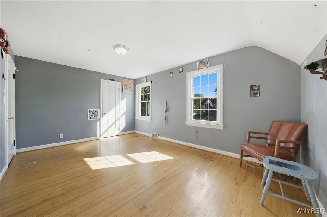 24 Irving, Tonawanda, New York 14223, Tonawanda, New York 14223, 3 Bedrooms Bedrooms, 7 Rooms Rooms,1 BathroomBathrooms,Residential,For Sale,24 Irving, Tonawanda, New York 14223,0,B1636774