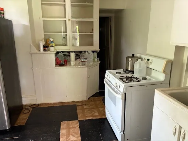 139 Rohr Street, Rochester, New York 14605, Rochester, New York 14605, 6 Bedrooms Bedrooms, ,3 BathroomsBathrooms,Residential,For Sale,139 Rohr Street, Rochester, New York 14605,0,R1636625