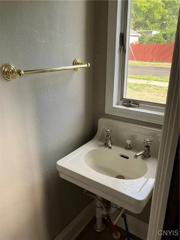 114 Ferris Avenue, Syracuse, New York 13224, Syracuse, New York 13224, 3 Bedrooms Bedrooms, 8 Rooms Rooms,1 BathroomBathrooms,Residential,For Sale,114 Ferris Avenue, Syracuse, New York 13224,0,S1636709