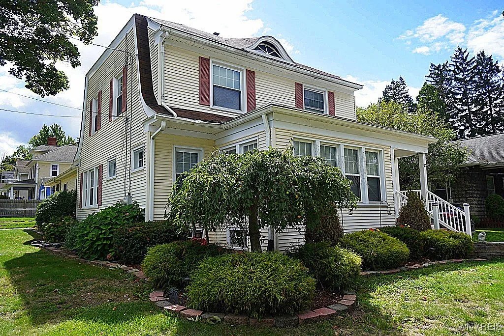 27 Bloomingdale Avenue, Newstead, New York 14001, Newstead, New York 14001, 4 Bedrooms Bedrooms, 11 Rooms Rooms,2 BathroomsBathrooms,Residential,For Sale,27 Bloomingdale Avenue, Newstead, New York 14001,0,B1636419