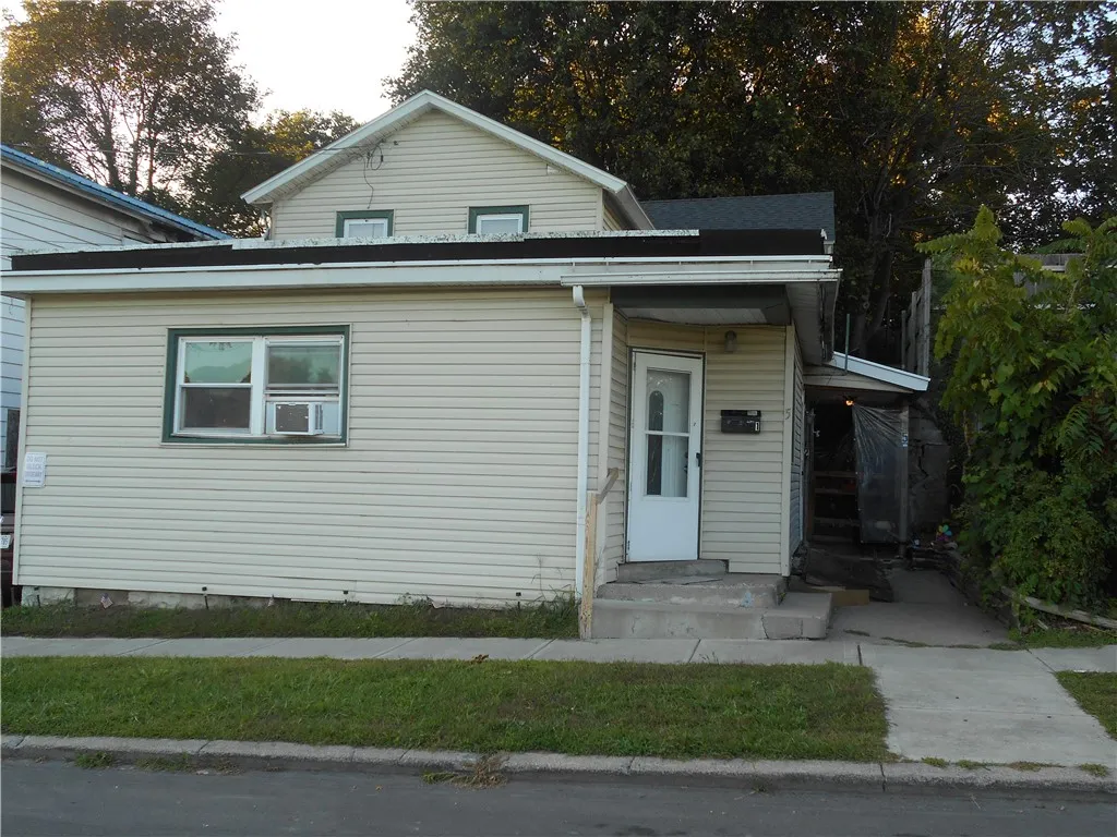 5 West Street, Auburn, New York 13021, Auburn, New York 13021, 4 Bedrooms Bedrooms, ,2 BathroomsBathrooms,Residential,For Sale,5 West Street, Auburn, New York 13021,0,R1636786