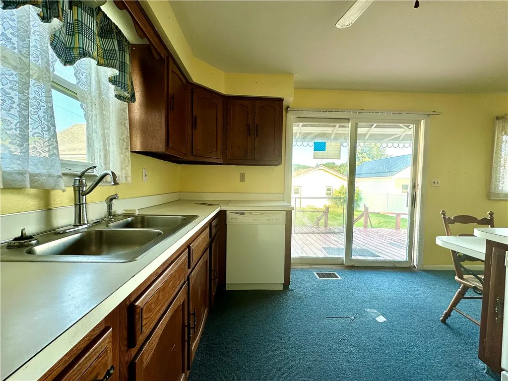 258 Sly Avenue, Corning City, New York 14830, Corning City, New York 14830, 3 Bedrooms Bedrooms, 7 Rooms Rooms,2 BathroomsBathrooms,Residential,For Sale,258 Sly Avenue, Corning City, New York 14830,0,R1636681