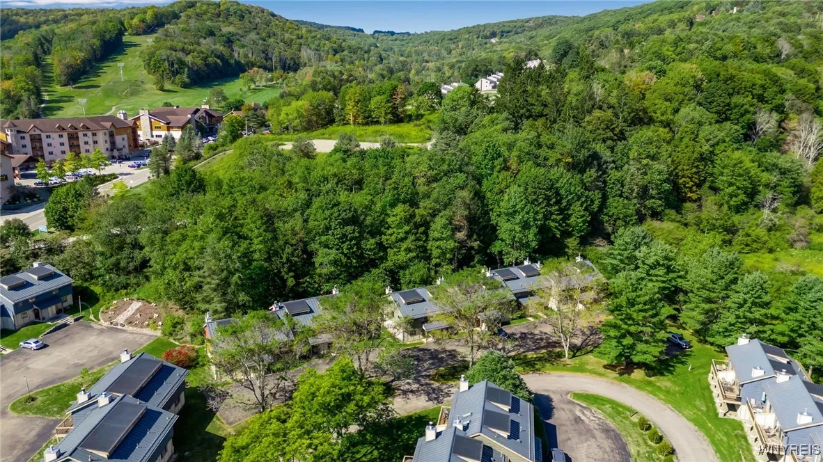 40 Alpine Meadows, Ellicottville, New York 14731, Ellicottville, New York 14731, 3 Bedrooms Bedrooms, 8 Rooms Rooms,2 BathroomsBathrooms,Residential,For Sale,40 Alpine Meadows, Ellicottville, New York 14731,0,B1636756