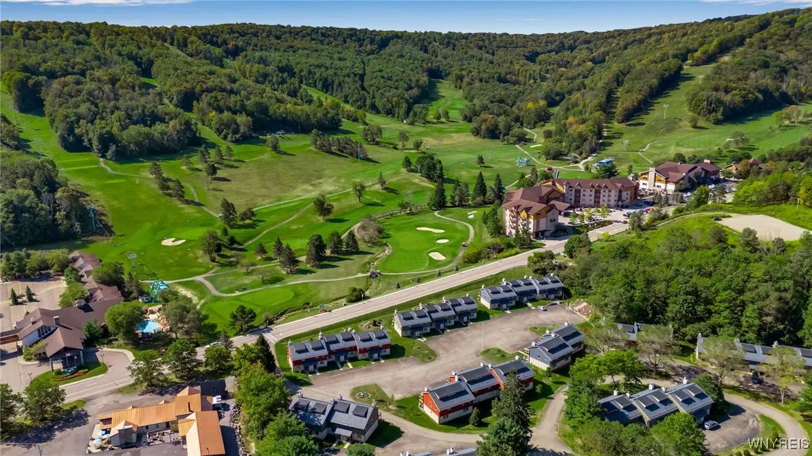 40 Alpine Meadows, Ellicottville, New York 14731, Ellicottville, New York 14731, 3 Bedrooms Bedrooms, 8 Rooms Rooms,2 BathroomsBathrooms,Residential,For Sale,40 Alpine Meadows, Ellicottville, New York 14731,0,B1636756