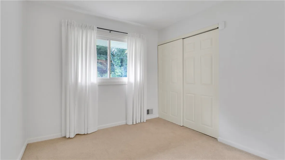 478 Marsh Road, Pittsford, New York 14534, Pittsford, New York 14534, 3 Bedrooms Bedrooms, 6 Rooms Rooms,2 BathroomsBathrooms,Residential,Closed,478 Marsh Road, Pittsford, New York 14534,0,R1633507