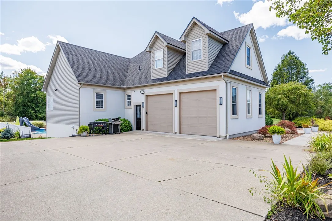 471 Peck Road, Parma, New York 14559, Parma, New York 14559, 5 Bedrooms Bedrooms, 10 Rooms Rooms,3 BathroomsBathrooms,Residential,Closed,471 Peck Road, Parma, New York 14559,0,R1636708