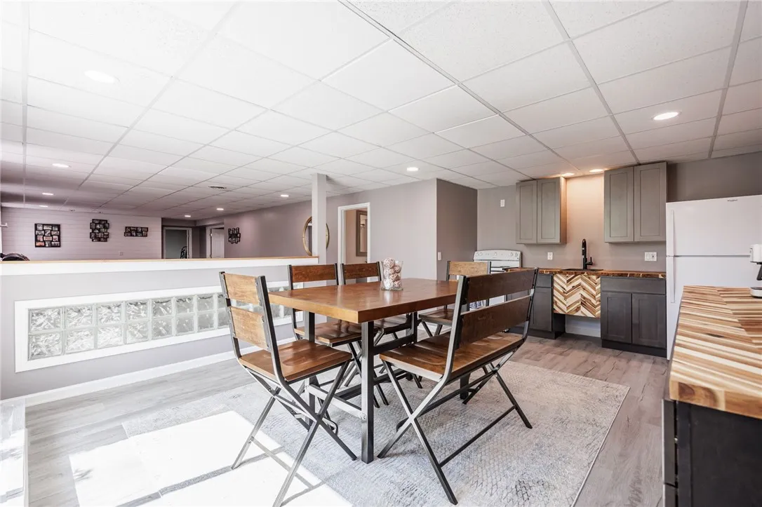 471 Peck Road, Parma, New York 14559, Parma, New York 14559, 5 Bedrooms Bedrooms, 10 Rooms Rooms,3 BathroomsBathrooms,Residential,Closed,471 Peck Road, Parma, New York 14559,0,R1636708