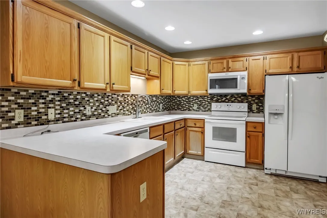 21 Stepping Stone Lane, Orchard Park, New York 141, Orchard Park, New York 14127, 3 Bedrooms Bedrooms, 11 Rooms Rooms,2 BathroomsBathrooms,Residential,For Sale,21 Stepping Stone Lane, Orchard Park, New York 141,0,B1636204