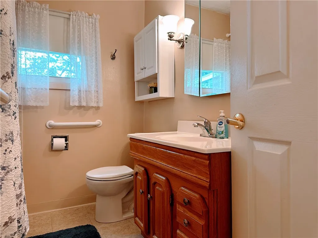 271 Chestnut Ridge Rd, Chili, New York 14624, Chili, New York 14624, 4 Bedrooms Bedrooms, 7 Rooms Rooms,1 BathroomBathrooms,Residential,Closed,271 Chestnut Ridge Rd, Chili, New York 14624,0,R1636778