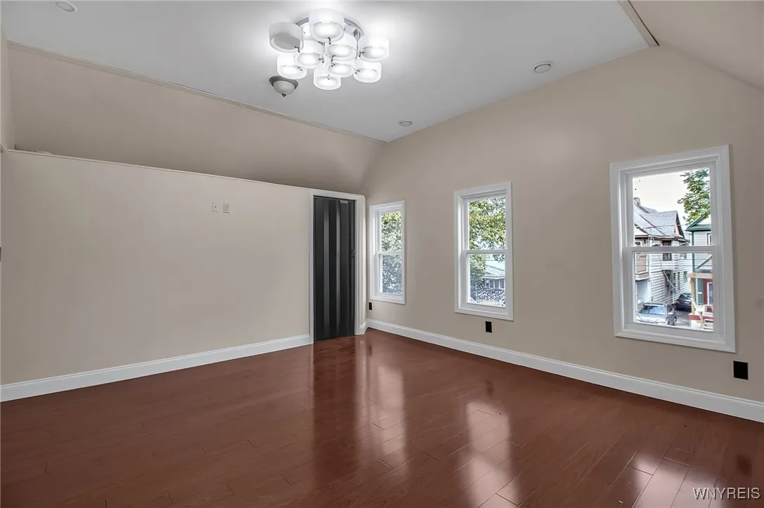 27 Garfield Street, Buffalo, New York 14207, Buffalo, New York 14207, 4 Bedrooms Bedrooms, ,2 BathroomsBathrooms,Residential,For Sale,27 Garfield Street, Buffalo, New York 14207,0,B1636459
