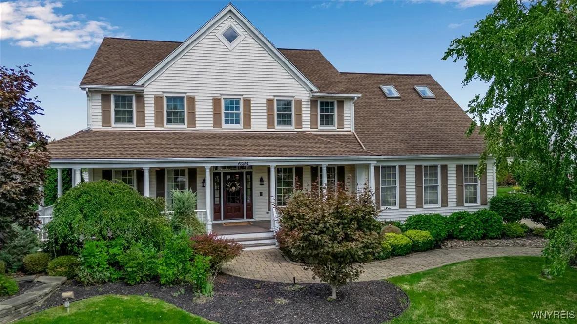 6251 Bridlewood Drive South, Clarence, New York 14, Clarence, New York 14051, 4 Bedrooms Bedrooms, 10 Rooms Rooms,2 BathroomsBathrooms,Residential,For Sale,6251 Bridlewood Drive South, Clarence, New York 14,0,B1636389