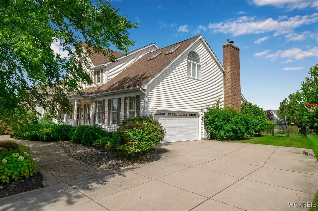 6251 Bridlewood Drive South, Clarence, New York 14, Clarence, New York 14051, 4 Bedrooms Bedrooms, 10 Rooms Rooms,2 BathroomsBathrooms,Residential,For Sale,6251 Bridlewood Drive South, Clarence, New York 14,0,B1636389