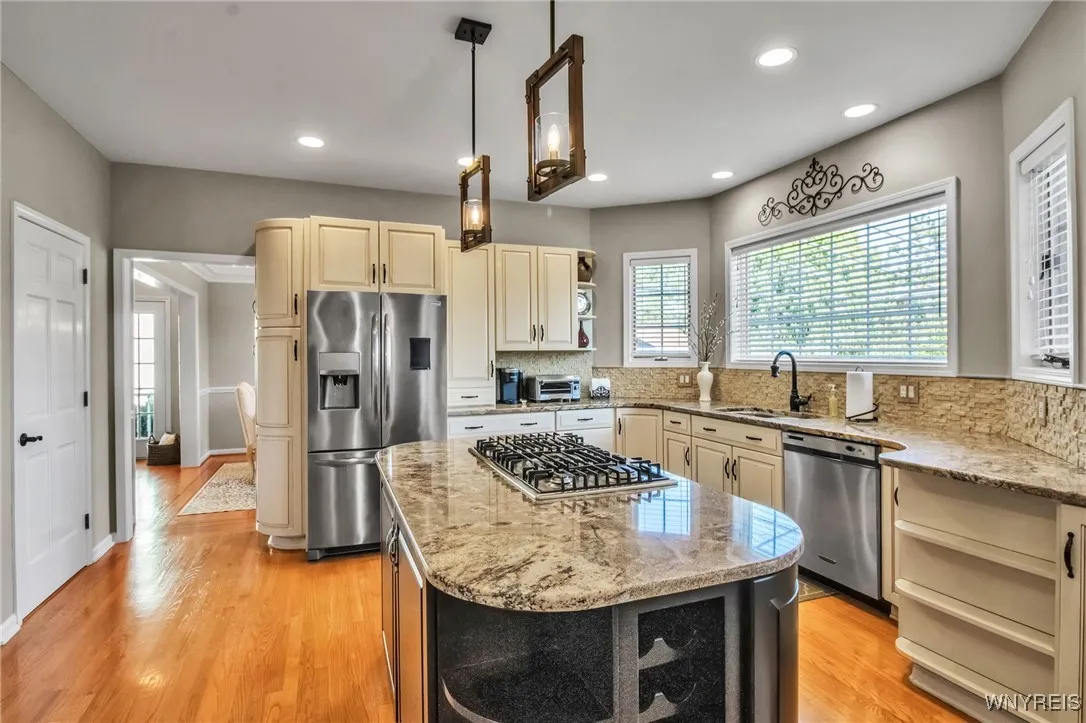 6251 Bridlewood Drive South, Clarence, New York 14, Clarence, New York 14051, 4 Bedrooms Bedrooms, 10 Rooms Rooms,2 BathroomsBathrooms,Residential,For Sale,6251 Bridlewood Drive South, Clarence, New York 14,0,B1636389