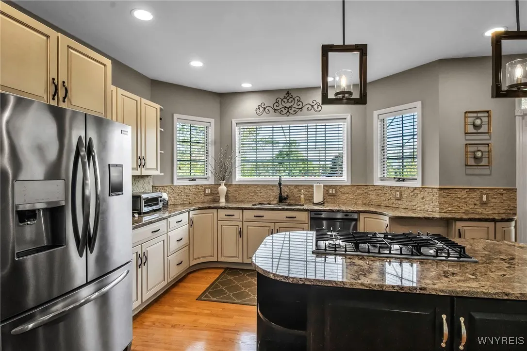 6251 Bridlewood Drive South, Clarence, New York 14, Clarence, New York 14051, 4 Bedrooms Bedrooms, 10 Rooms Rooms,2 BathroomsBathrooms,Residential,For Sale,6251 Bridlewood Drive South, Clarence, New York 14,0,B1636389