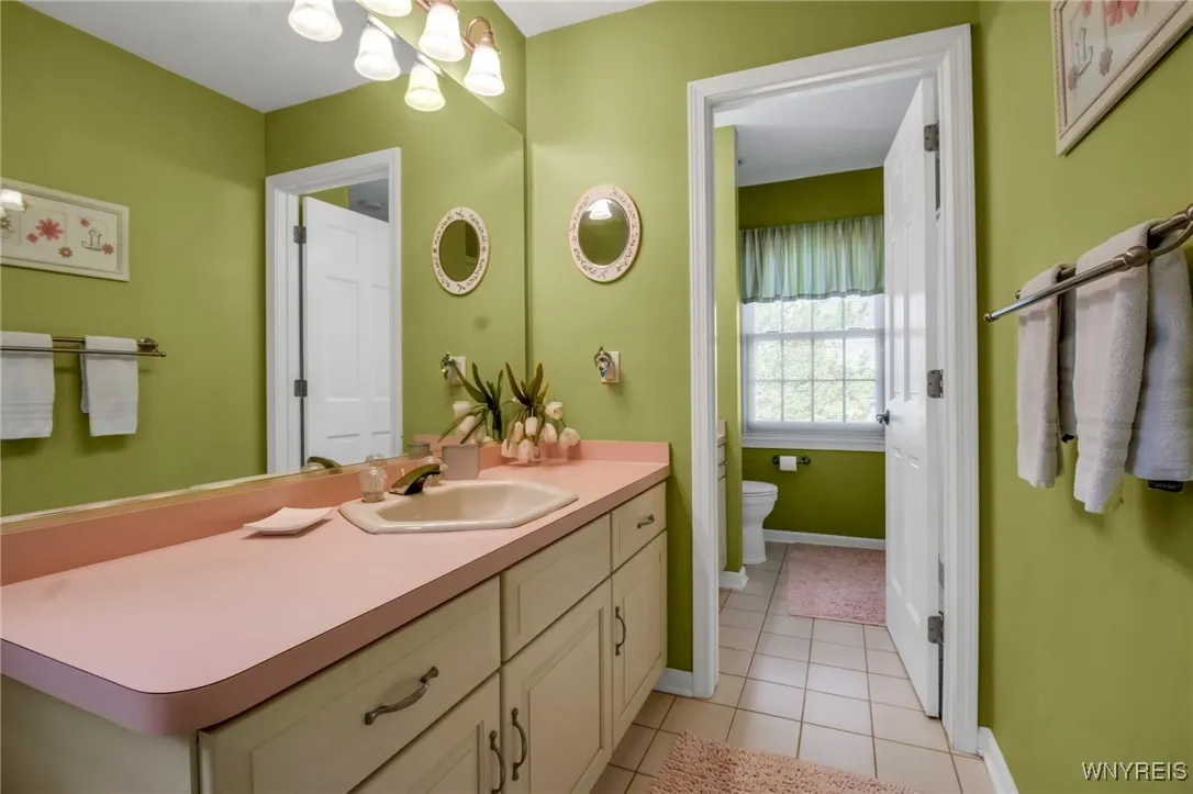 6251 Bridlewood Drive South, Clarence, New York 14, Clarence, New York 14051, 4 Bedrooms Bedrooms, 10 Rooms Rooms,2 BathroomsBathrooms,Residential,For Sale,6251 Bridlewood Drive South, Clarence, New York 14,0,B1636389