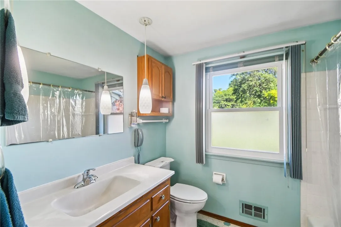 83 Dohrcrest Drive, Greece, New York 14612, Greece, New York 14612, 3 Bedrooms Bedrooms, 7 Rooms Rooms,2 BathroomsBathrooms,Residential,Closed,83 Dohrcrest Drive, Greece, New York 14612,0,R1636494