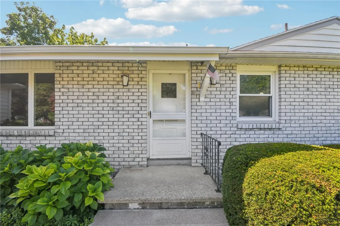 83 Dohrcrest Drive, Greece, New York 14612, Greece, New York 14612, 3 Bedrooms Bedrooms, 7 Rooms Rooms,2 BathroomsBathrooms,Residential,Closed,83 Dohrcrest Drive, Greece, New York 14612,0,R1636494