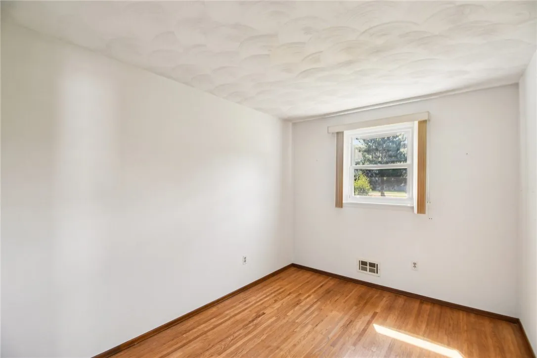 83 Dohrcrest Drive, Greece, New York 14612, Greece, New York 14612, 3 Bedrooms Bedrooms, 7 Rooms Rooms,2 BathroomsBathrooms,Residential,Closed,83 Dohrcrest Drive, Greece, New York 14612,0,R1636494