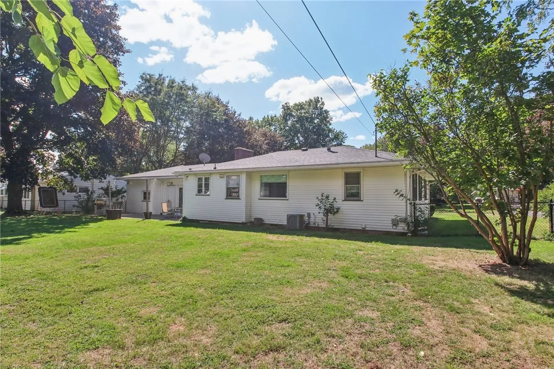 33 Wedgewood Drive, Gates, New York 14624, Gates, New York 14624, 2 Bedrooms Bedrooms, 6 Rooms Rooms,2 BathroomsBathrooms,Residential,Closed,33 Wedgewood Drive, Gates, New York 14624,0,R1636297