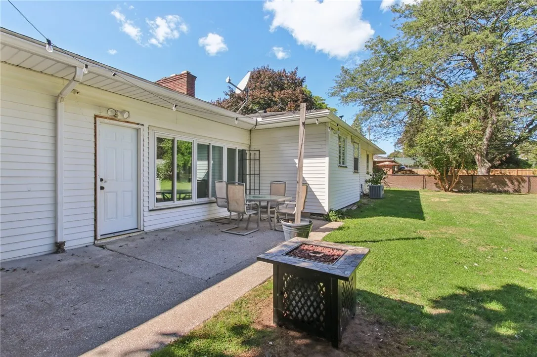 33 Wedgewood Drive, Gates, New York 14624, Gates, New York 14624, 2 Bedrooms Bedrooms, 6 Rooms Rooms,2 BathroomsBathrooms,Residential,Closed,33 Wedgewood Drive, Gates, New York 14624,0,R1636297