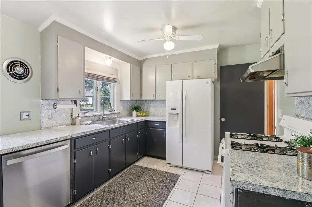 33 Wedgewood Drive, Gates, New York 14624, Gates, New York 14624, 2 Bedrooms Bedrooms, 6 Rooms Rooms,2 BathroomsBathrooms,Residential,Closed,33 Wedgewood Drive, Gates, New York 14624,0,R1636297