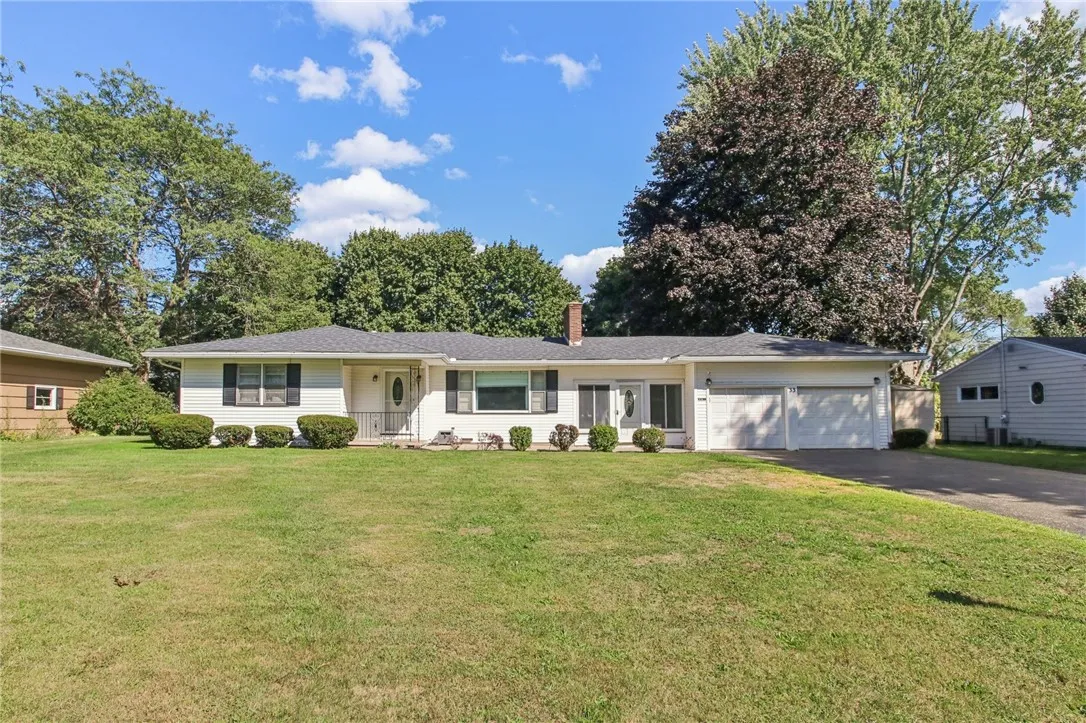 33 Wedgewood Drive, Gates, New York 14624, Gates, New York 14624, 2 Bedrooms Bedrooms, 6 Rooms Rooms,2 BathroomsBathrooms,Residential,Closed,33 Wedgewood Drive, Gates, New York 14624,0,R1636297